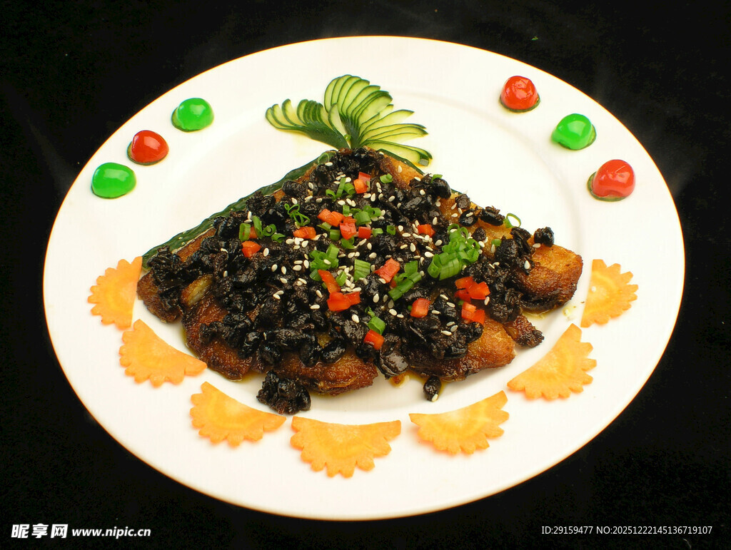 美味香菇菜肴摆盘精致