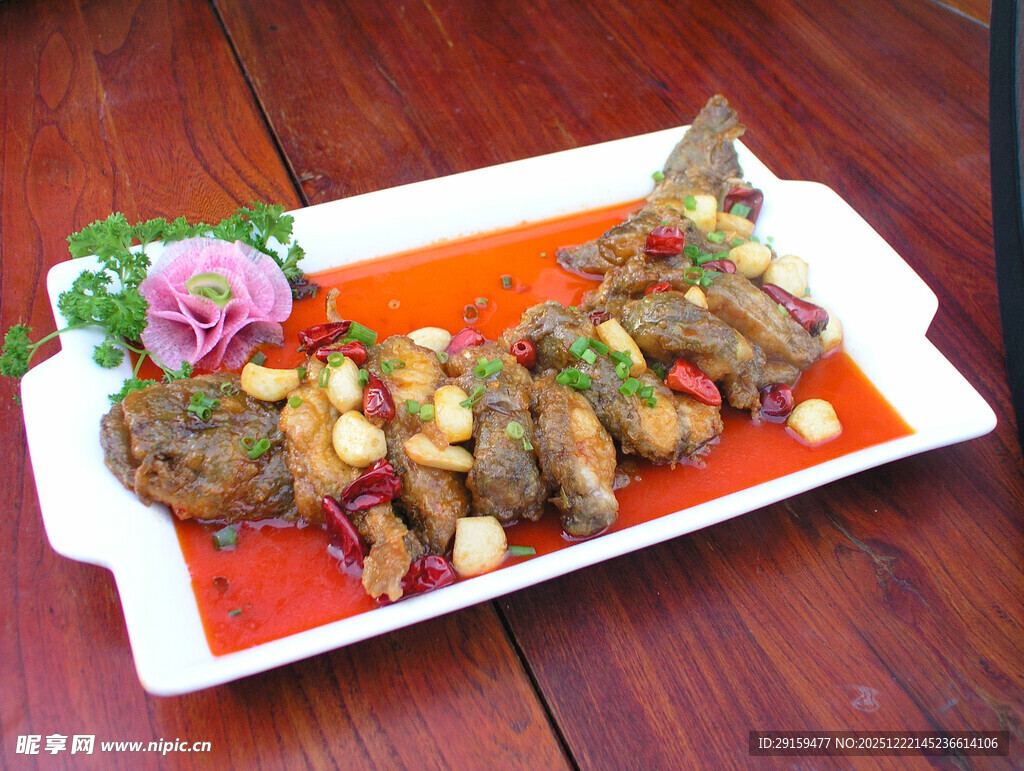 香辣美味炒排骨