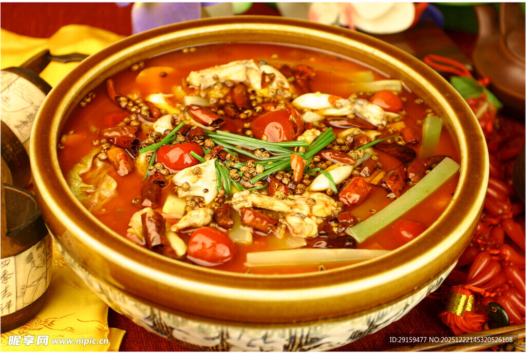 美味香辣火锅食材满满