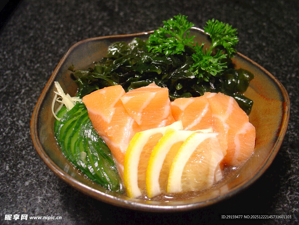 日式三文鱼刺身碗