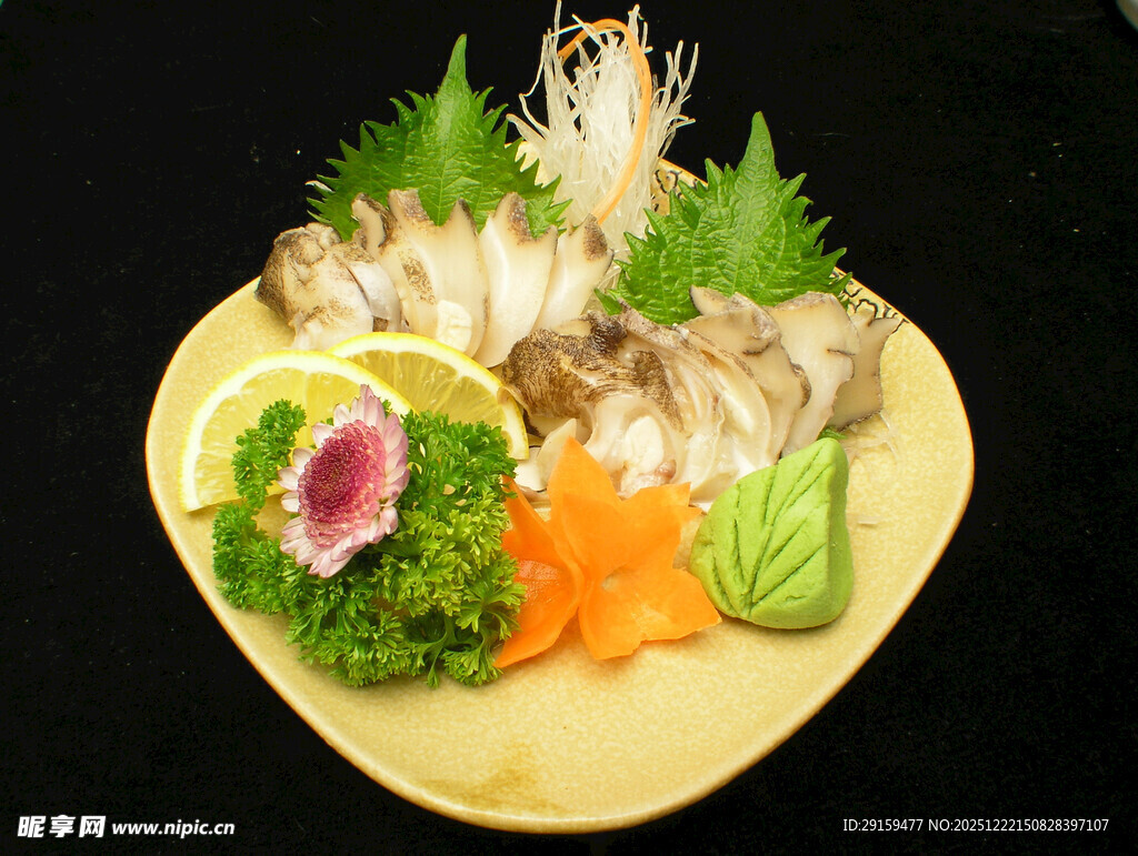 精致日式刺身拼盘