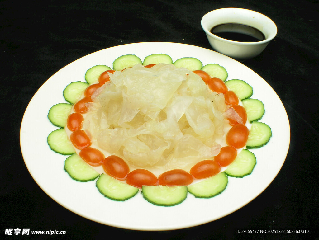 精美摆盘的特色面食