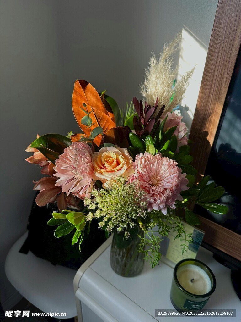 多彩鲜花花瓶组合摆件