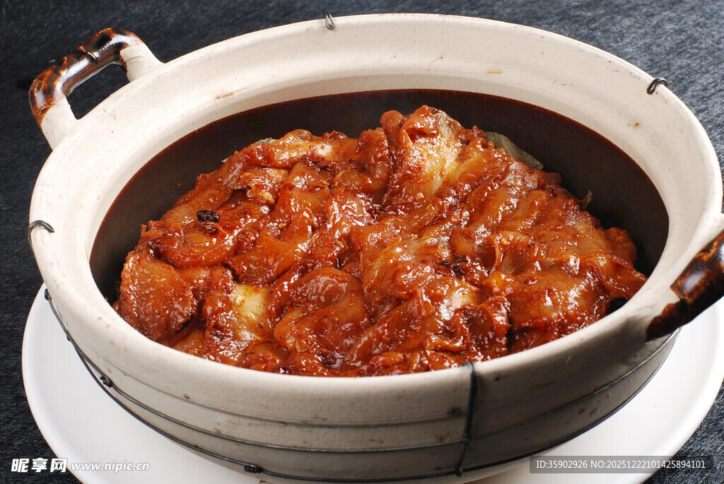 煲仔锅菜品霹雳鸡