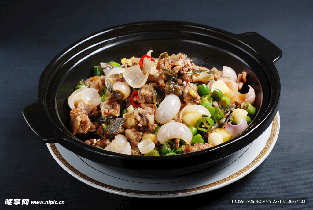 煲仔锅菜品生爆甲鱼