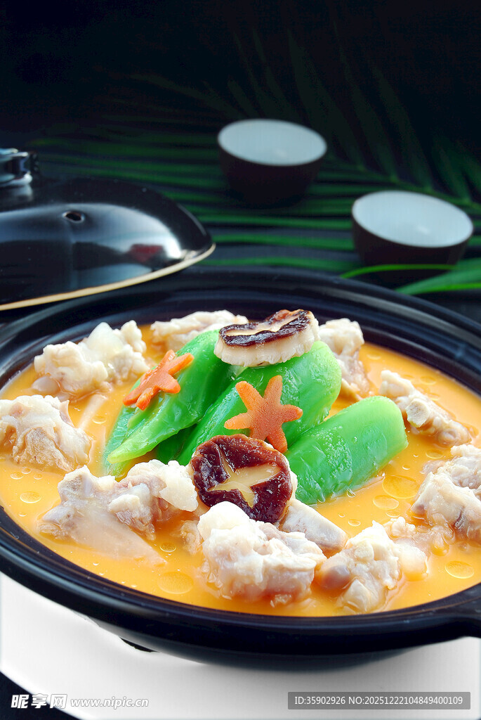 煲仔锅菜品咸猪骨煲大芥菜