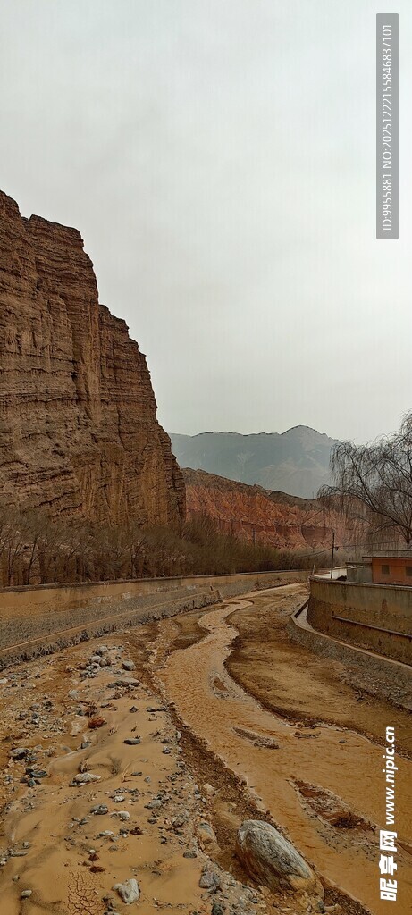 青海壮丽丹霞地貌景观