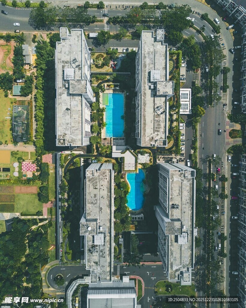 俯瞰现代建筑群景观