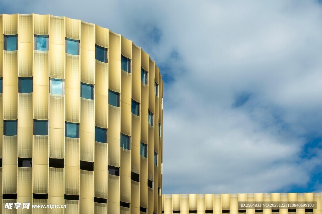 现代弧形建筑外观特写