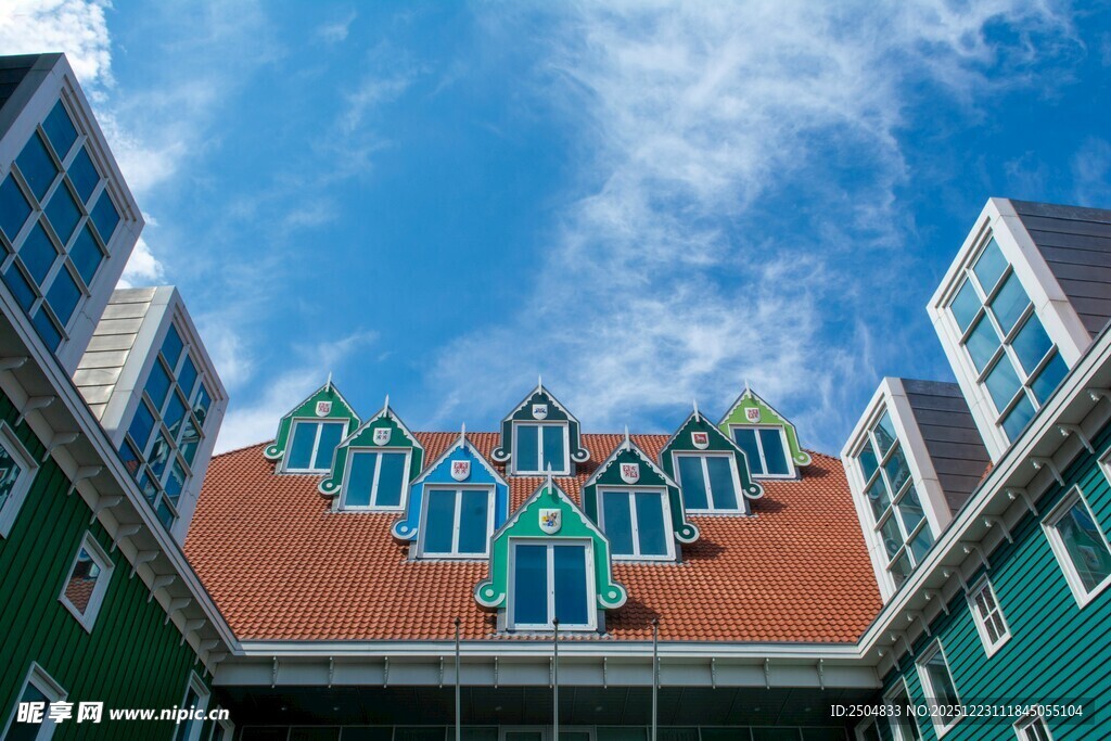多彩屋顶建筑景观