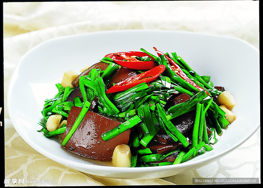 板栗豆腐炒韭菜