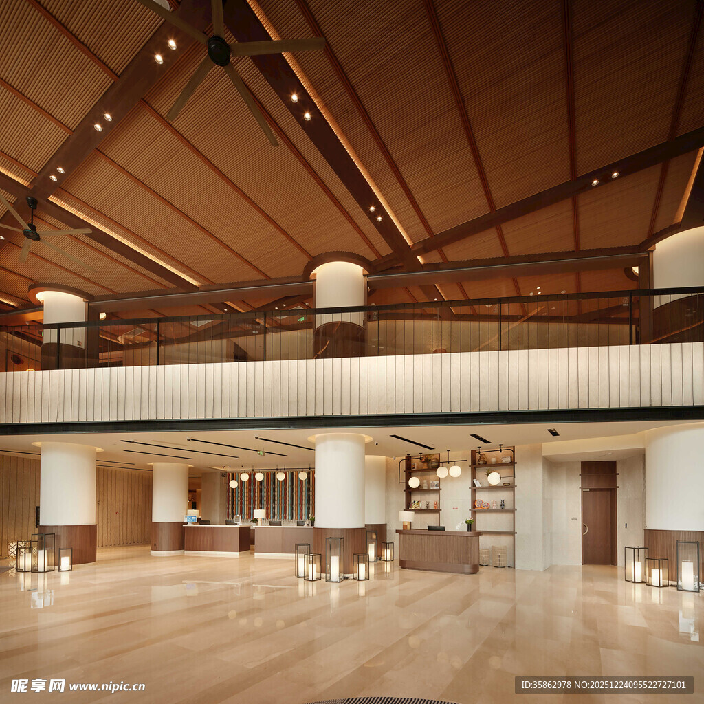 宽敞大气的室内建筑空间