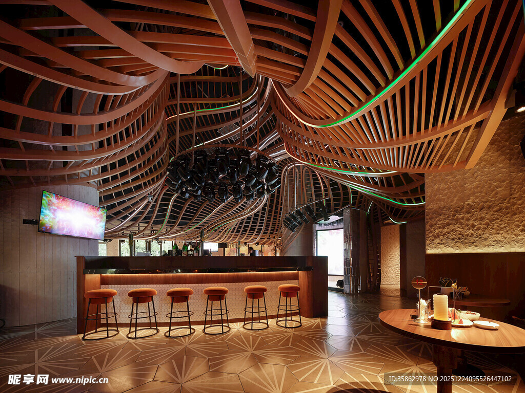木质曲线风格酒吧室内设计