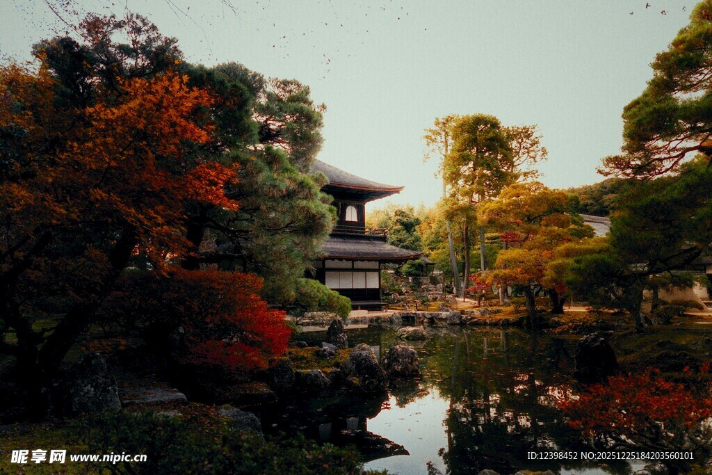 秋日静谧园林景观