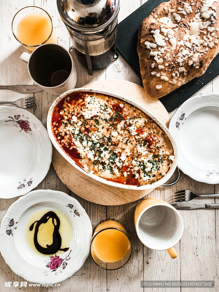 丰盛美味的西式餐点盛宴