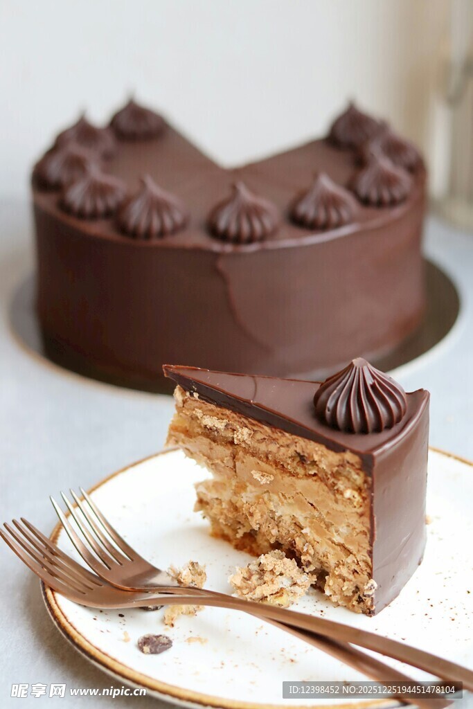 美味巧克力夹心蛋糕