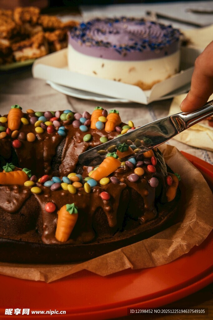 多彩装饰巧克力蛋糕