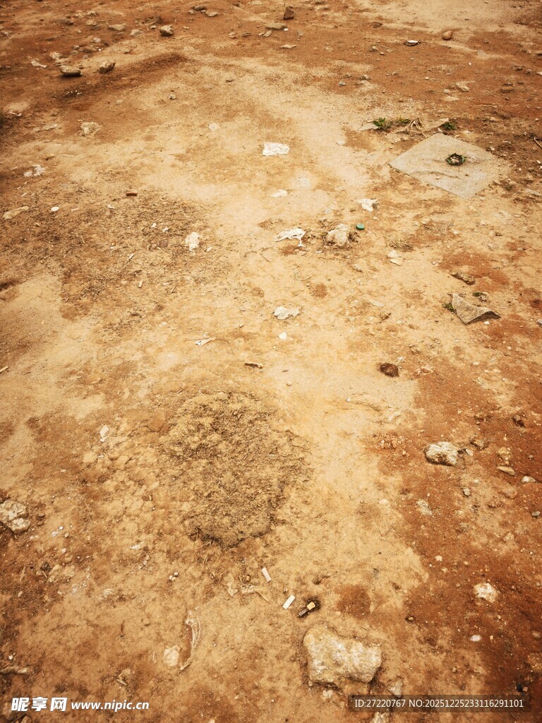 干燥的褐色泥土地面