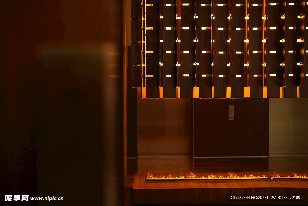 现代简约风格创意装饰灯具