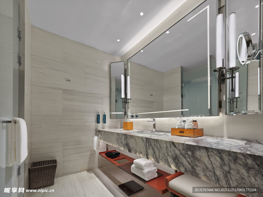 现代简约风豪华浴室空间