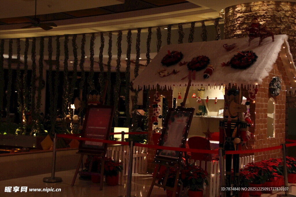 精美姜饼屋装饰