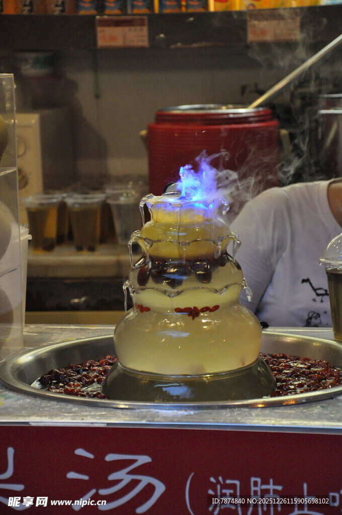 火焰特效的创意蛋糕