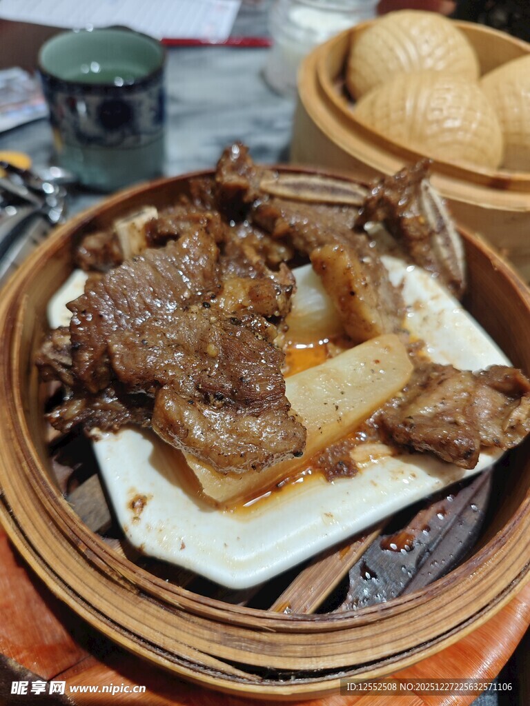 美味蒸笼牛仔骨
