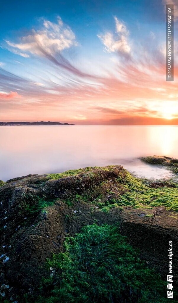 江南水乡静谧湖畔民居