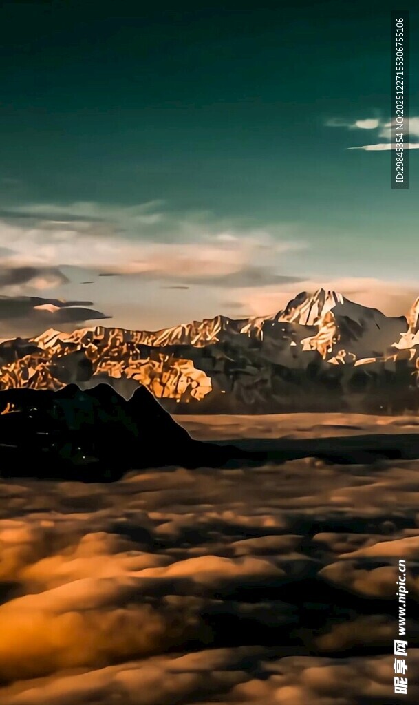 云海之上的壮丽雪山景观