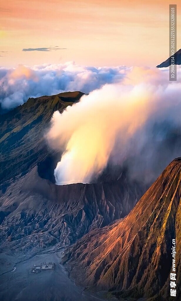 壮丽火山云海景观