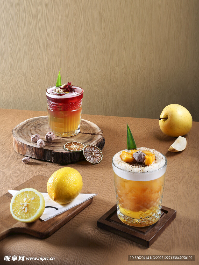 饮品与新鲜水果