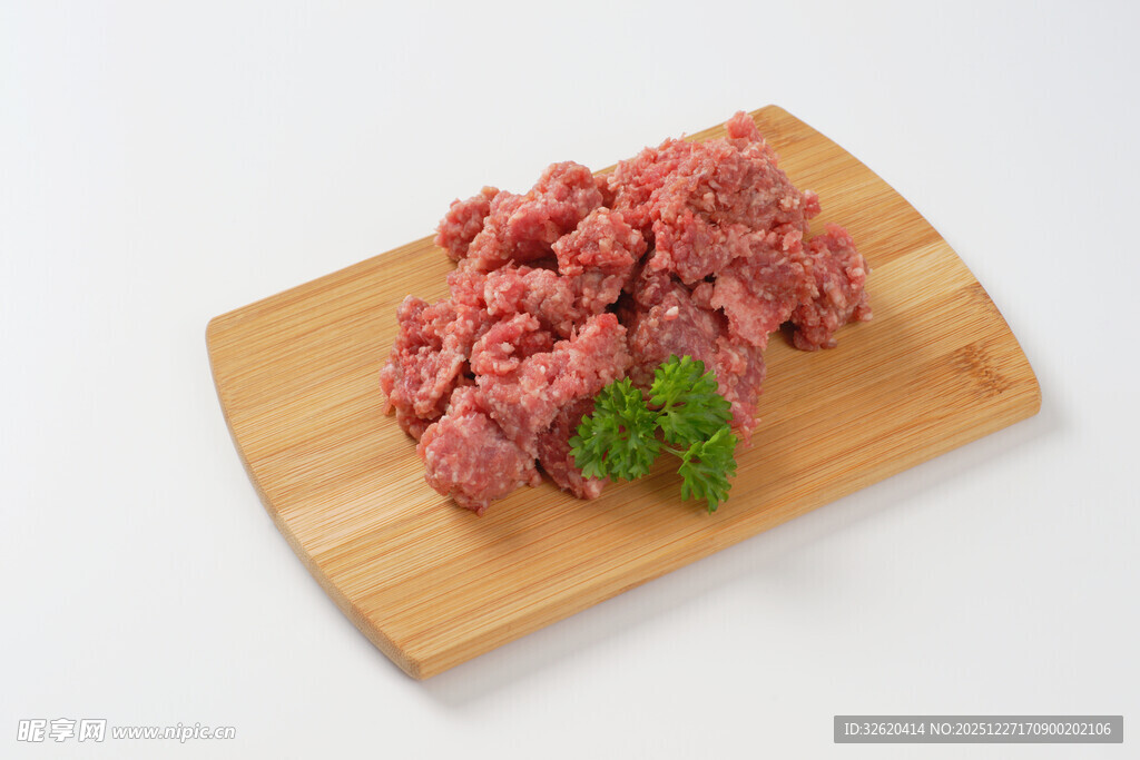 新鲜碎牛肉