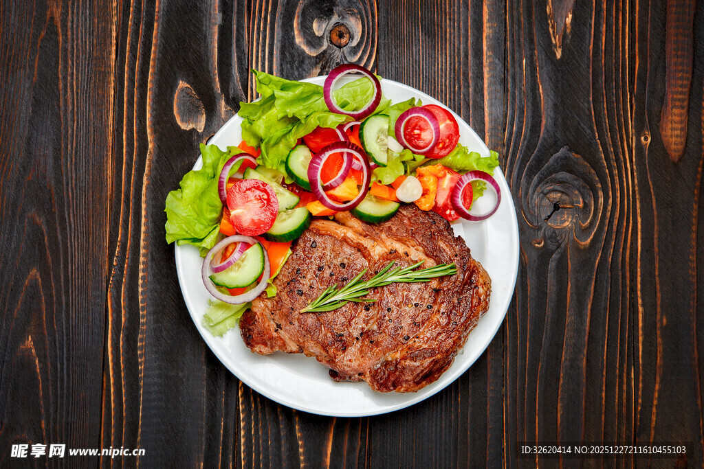 牛排与沙拉