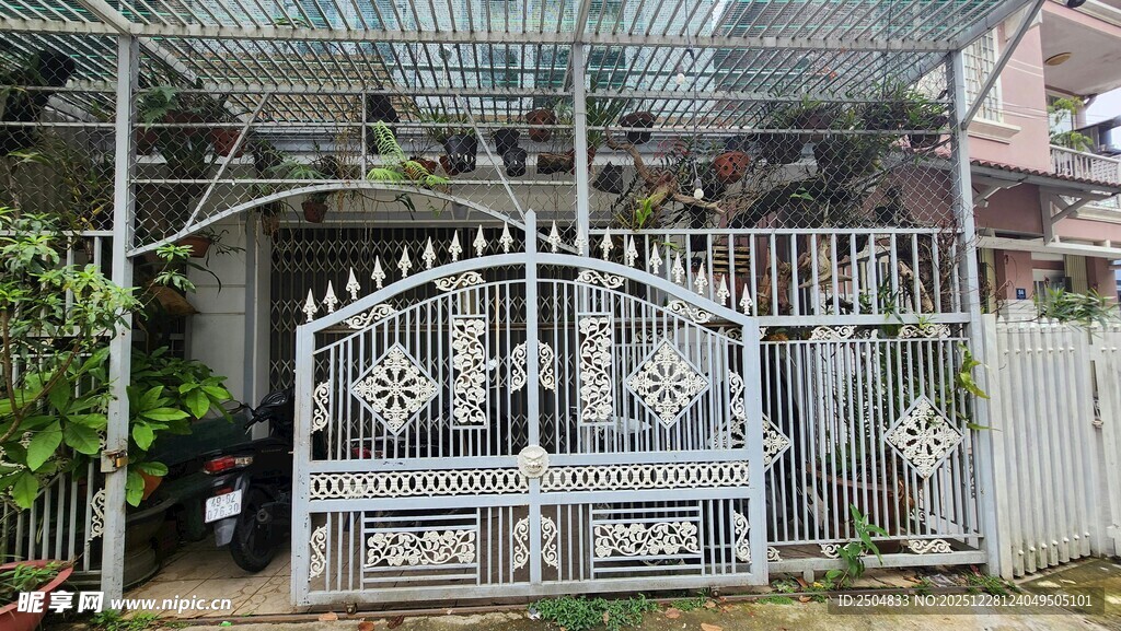 铁艺庭院大门 尽显雅致