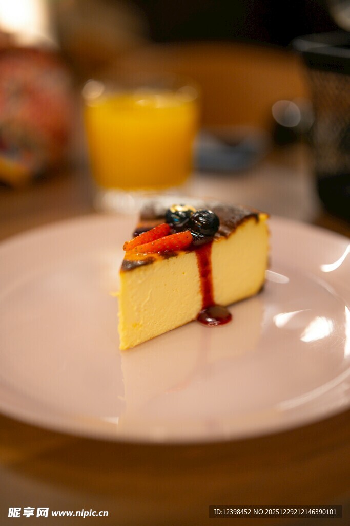 美味芝士蛋糕配浆果