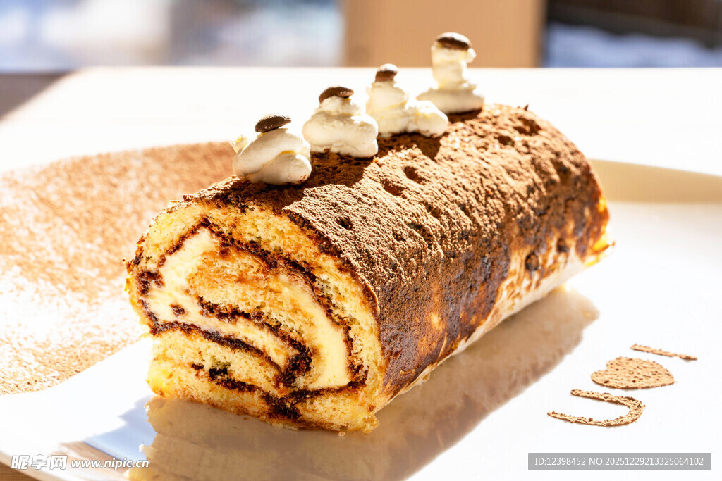 美味巧克力奶油蛋糕卷