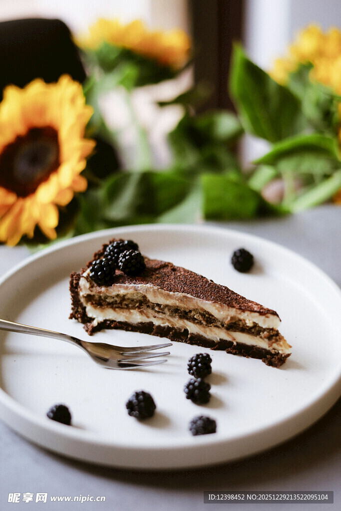 美味蓝莓千层蛋糕特写