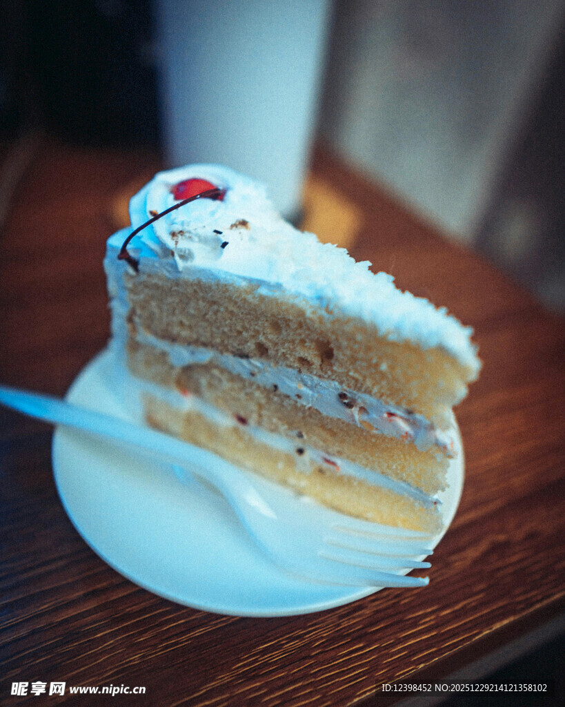 美味奶油夹心蛋糕切片