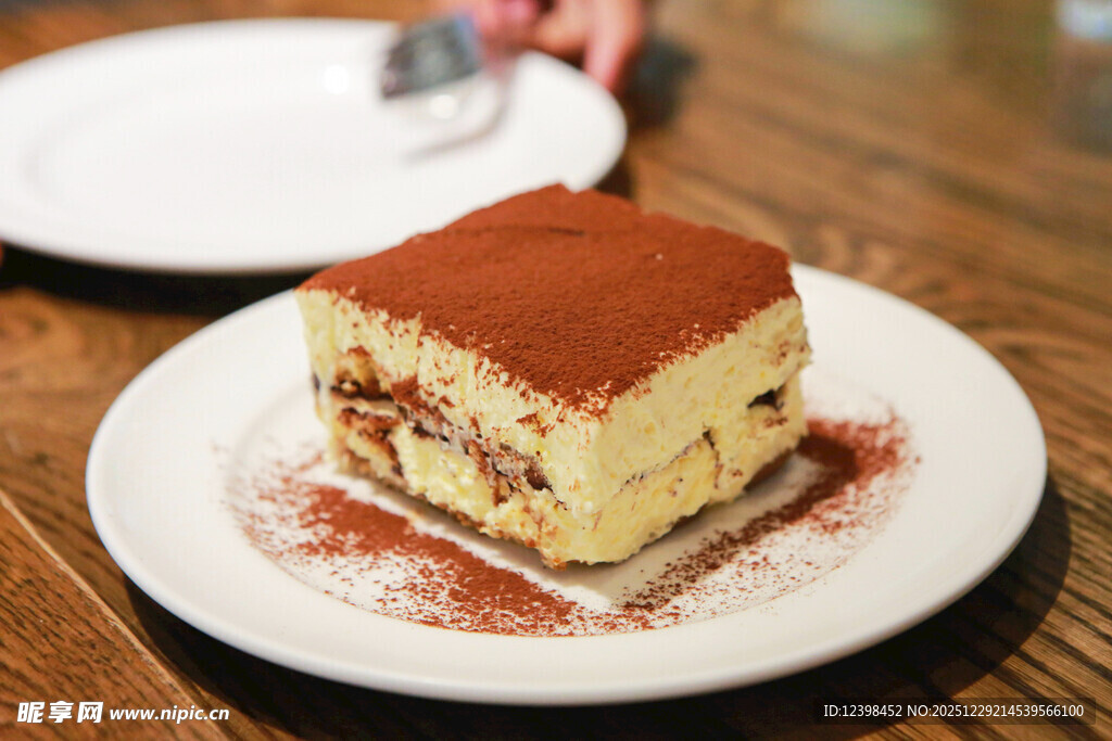 美味提拉米苏甜点