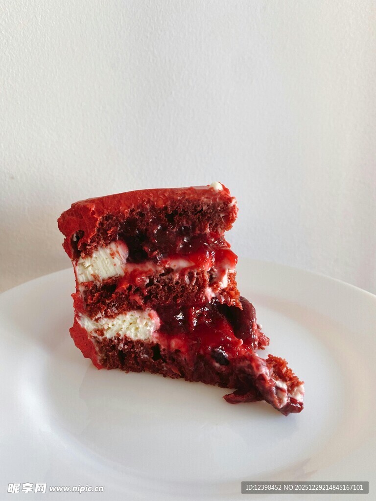 红丝绒蛋糕切片特写