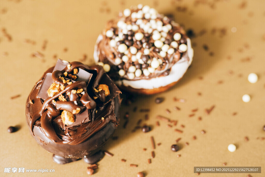 美味巧克力甜点诱人呈现