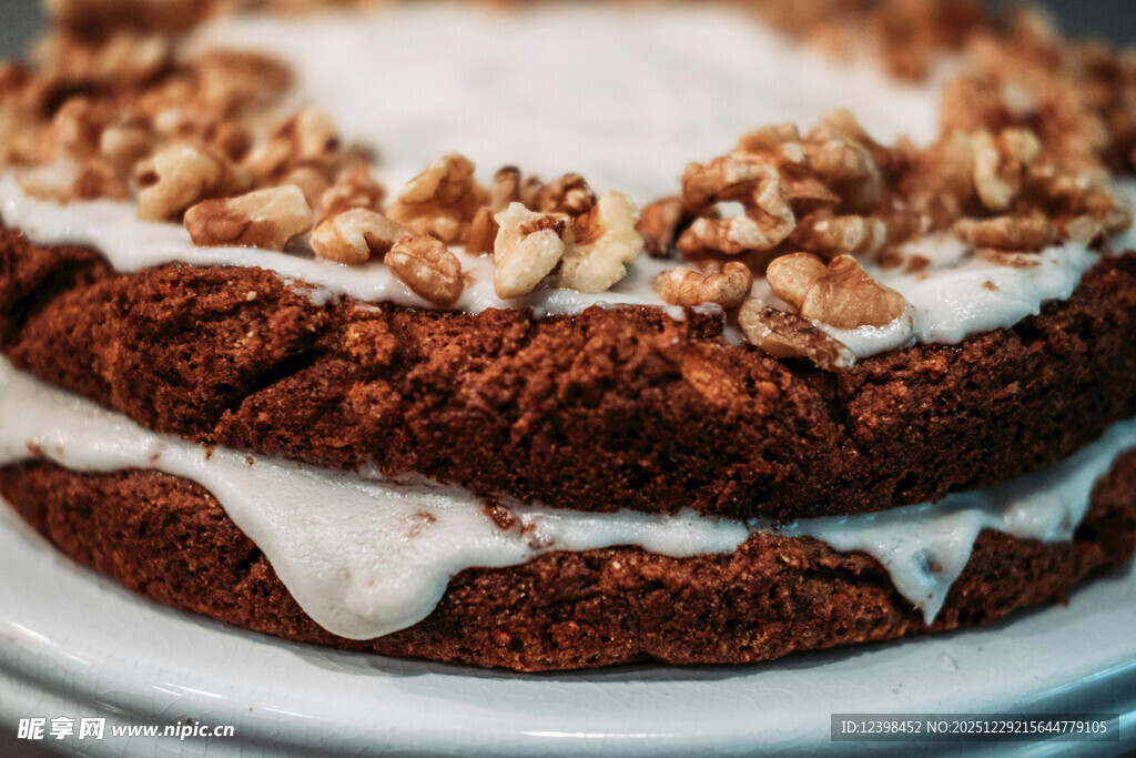 巧克力坚果双层蛋糕