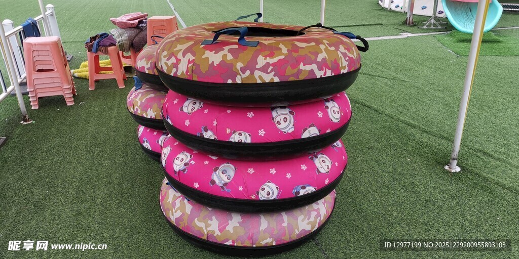 彩色堆叠儿童充气玩具