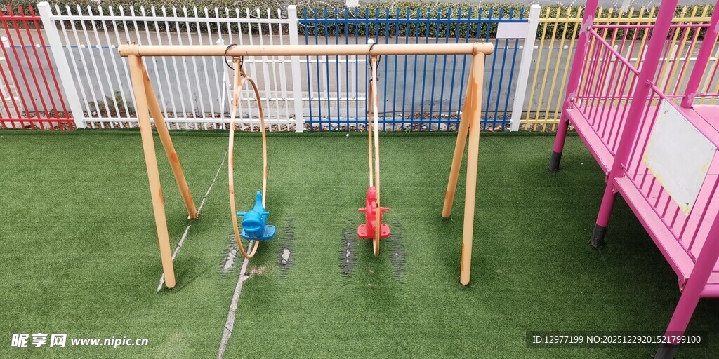 户外儿童秋千游乐设施