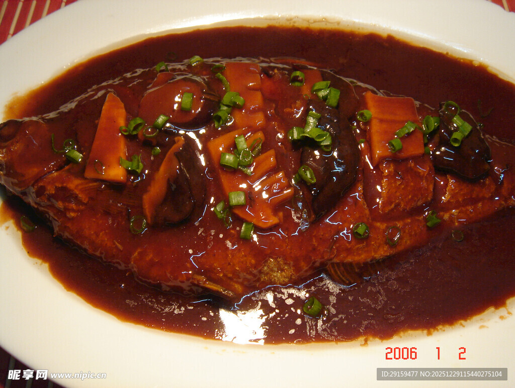 红烧鱼色泽诱人超美味