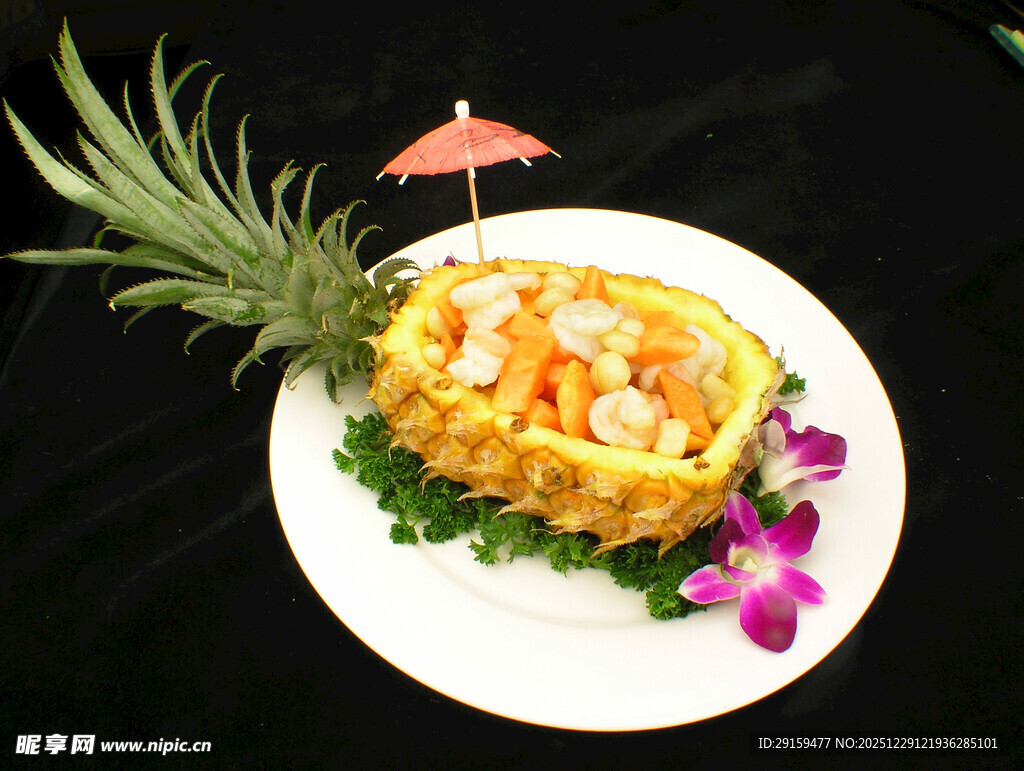 菠萝虾仁创意美食拼盘