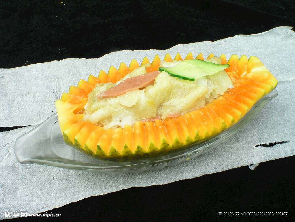 水果拼盘造型精美