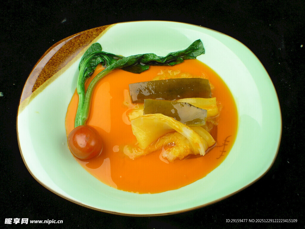 美味橙色调摆盘菜肴