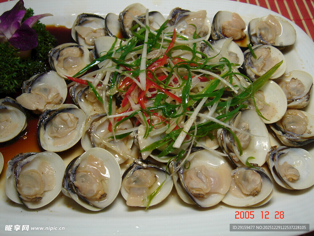 蒜香蛤蜊摆盘精致