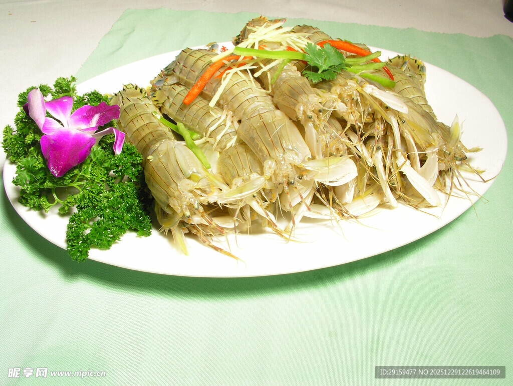 美味海鲜卷摆盘精致